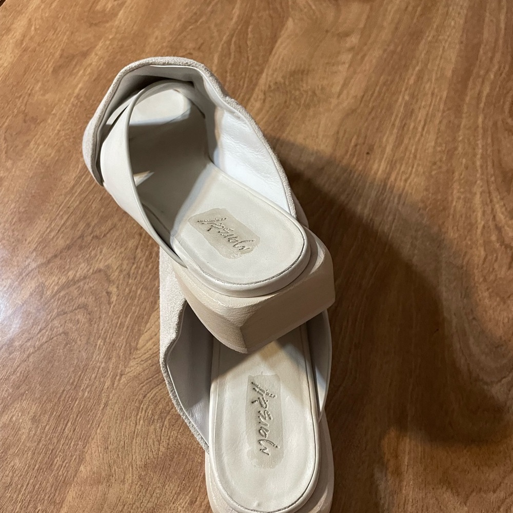 Marsell Women's Beige Clogs - Picture 8 of 10